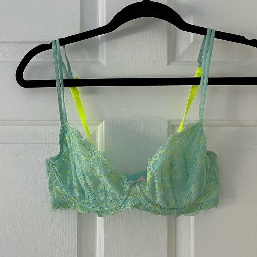PINK Victoria’s Secret Unlined Underwire Bra